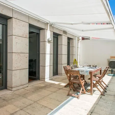 Elegant And Modern Apt In The Heart Of Lisboa