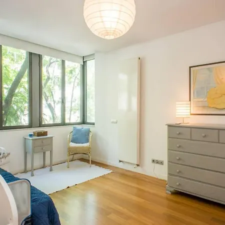 Apartment Elegant And Modern Apt In The Heart Of Lisbon